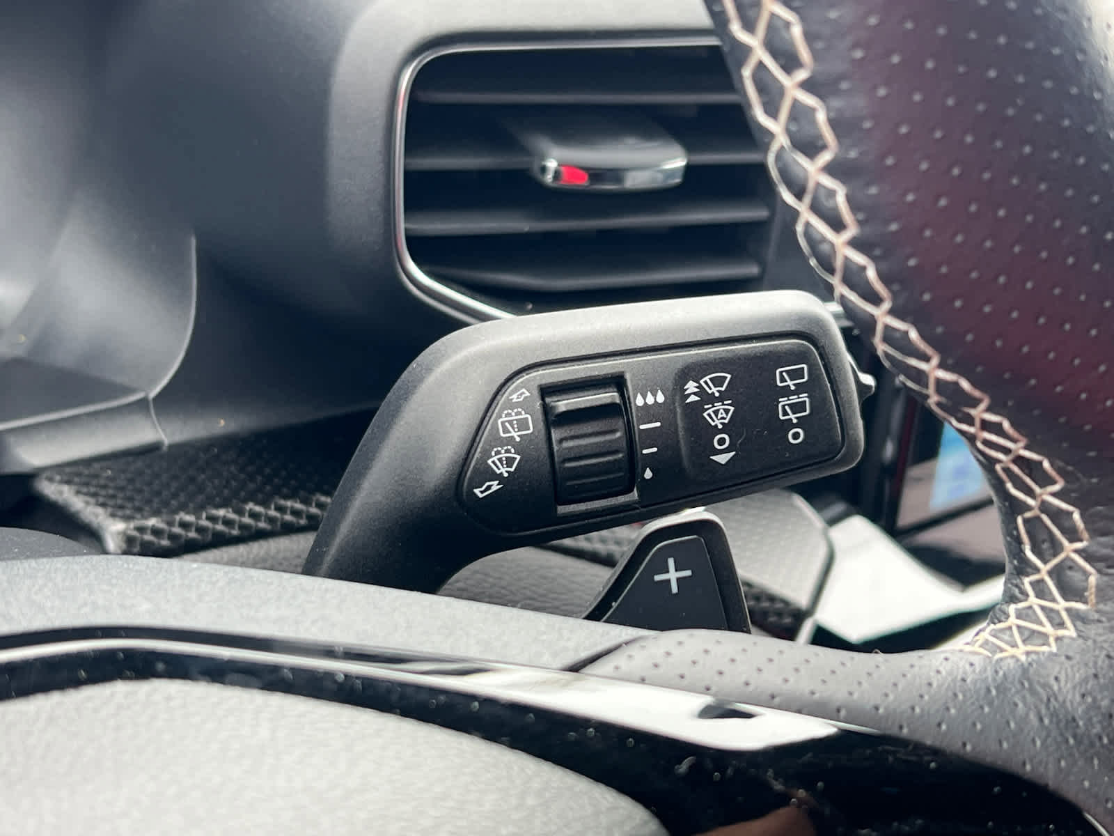 Used 2023 Ford Explorer ST w/ Equipment Group 401A AWD/4WD image 18