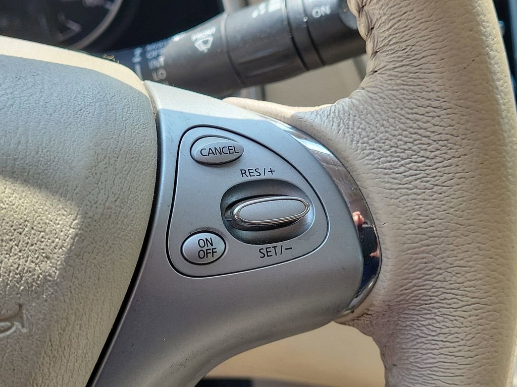 Used 2017 Nissan Murano SV image 29