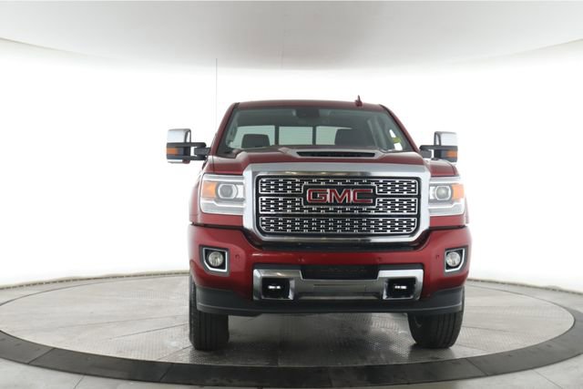 Used 2018 GMC Sierra 2500 Denali w/ Duramax Plus Package AWD/4WD image 12