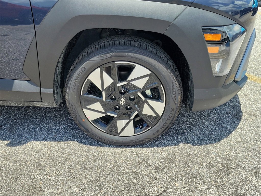 Used 2025 Hyundai Kona SEL image 3