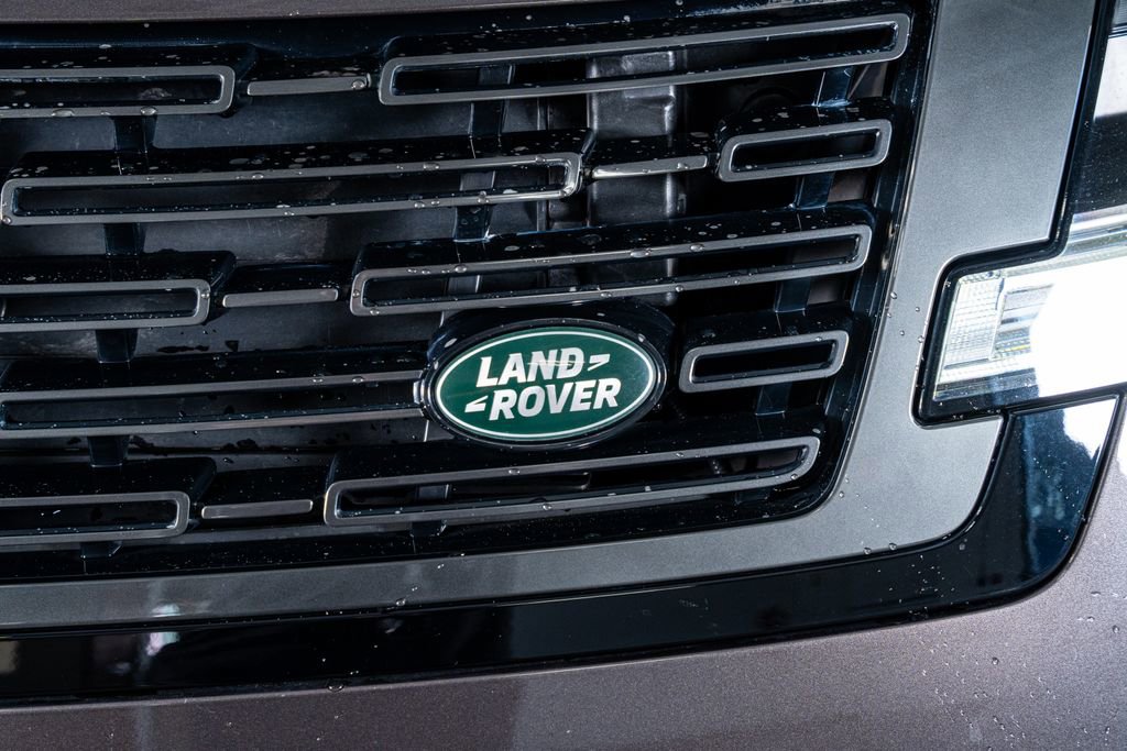 Used 2023 Land Rover Range Rover Long Wheelbase SE image 17