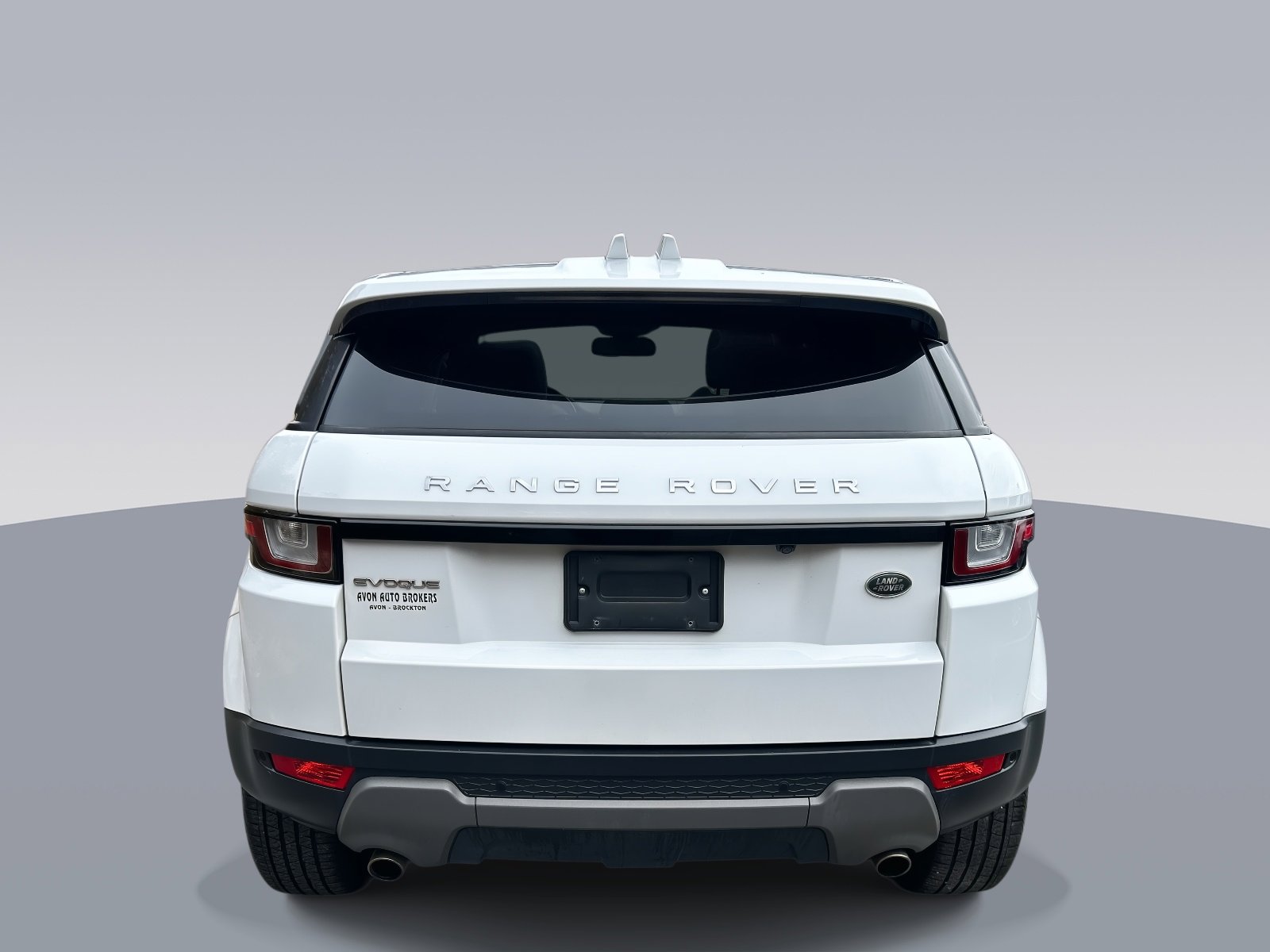 Used 2019 Land Rover Range Rover Evoque SE Premium image 4
