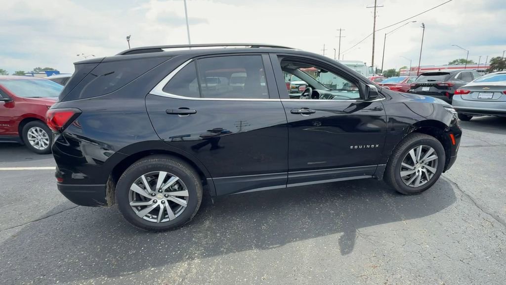 Used 2023 Chevrolet Equinox LT AWD/4WD image 9