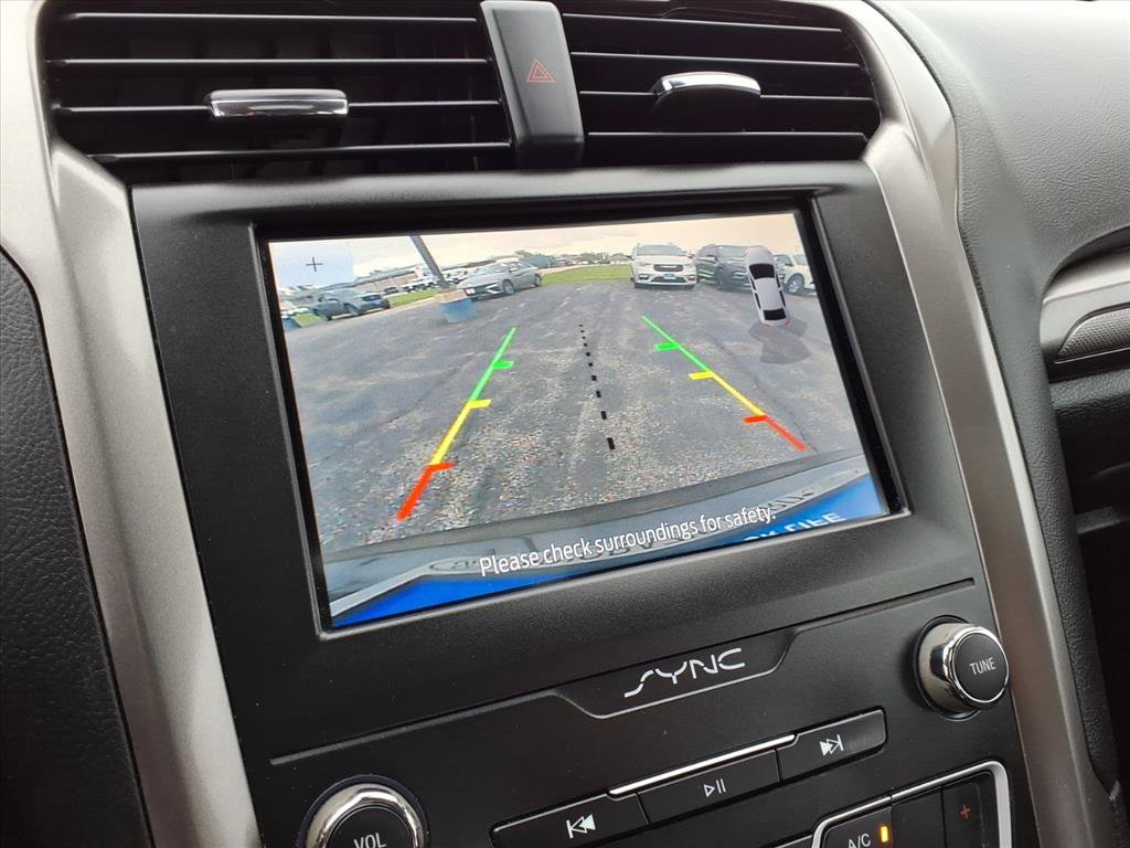 Used 2019 Ford Fusion SE image 21