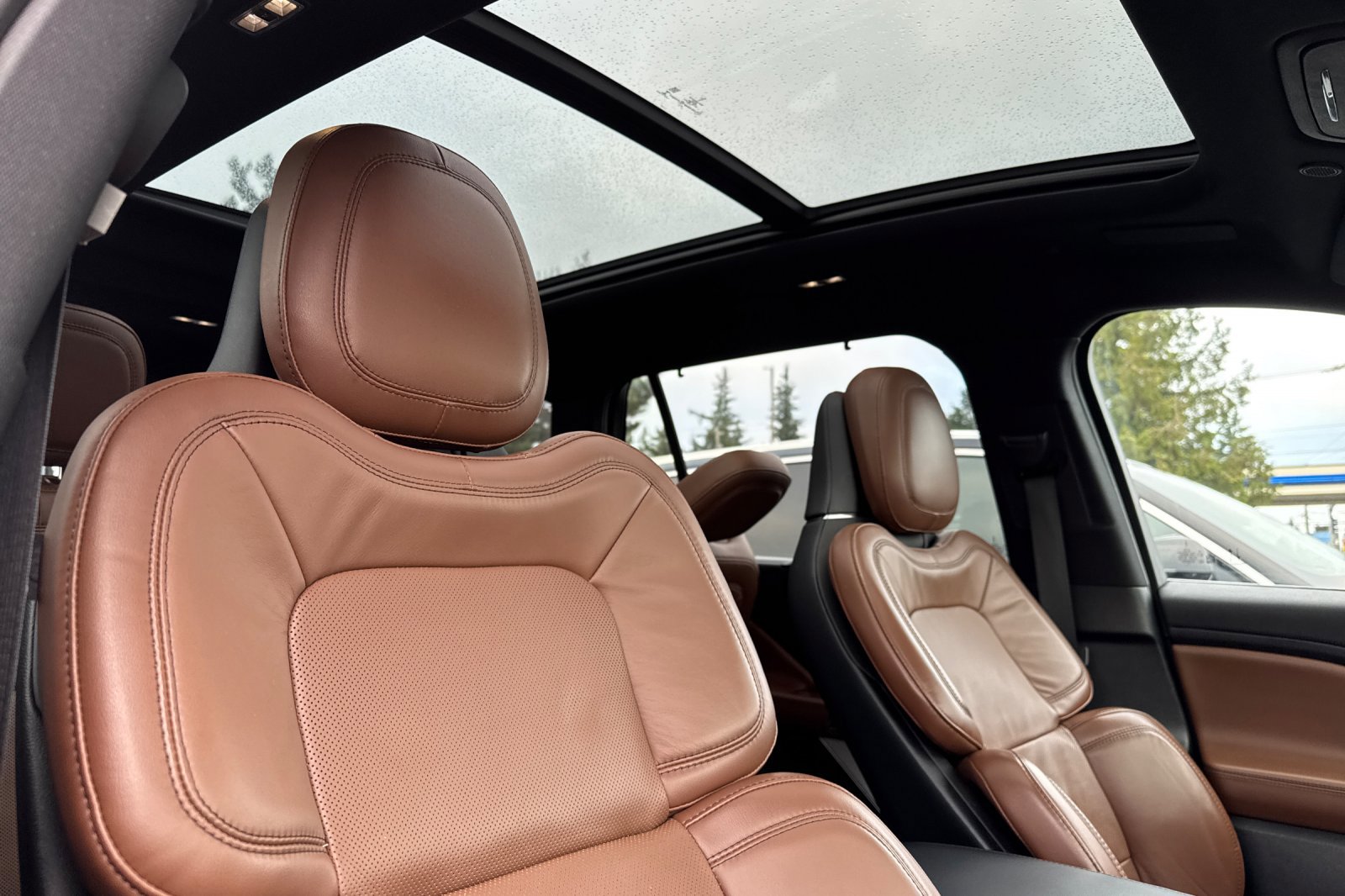 Used 2020 Lincoln Aviator Reserve w/ Equipment Group 202A image 18