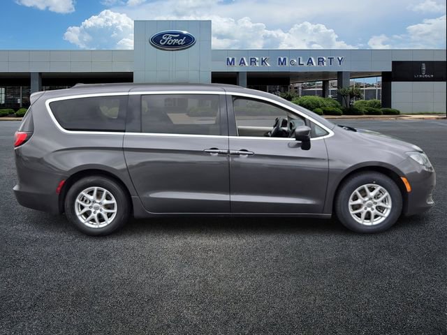 Used 2021 Chrysler Voyager Lxi FWD image 6