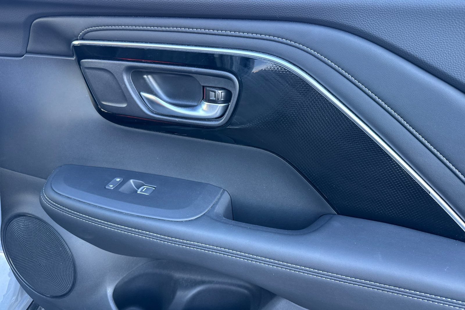 Used 2025 Acura ADX FWD image 19