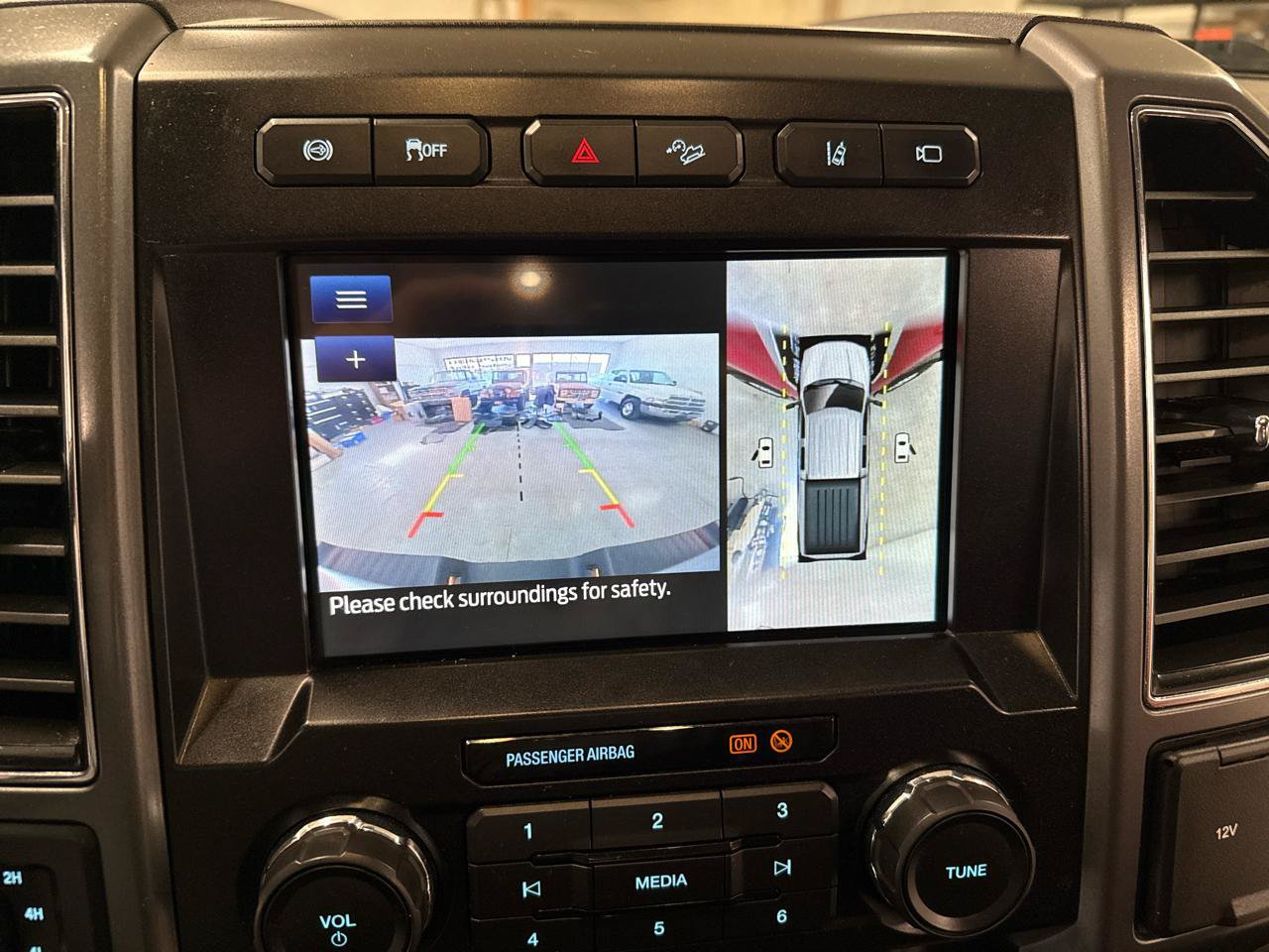 Used 2021 Ford F250 XLT w/ XLT Premium Package AWD/4WD image 18