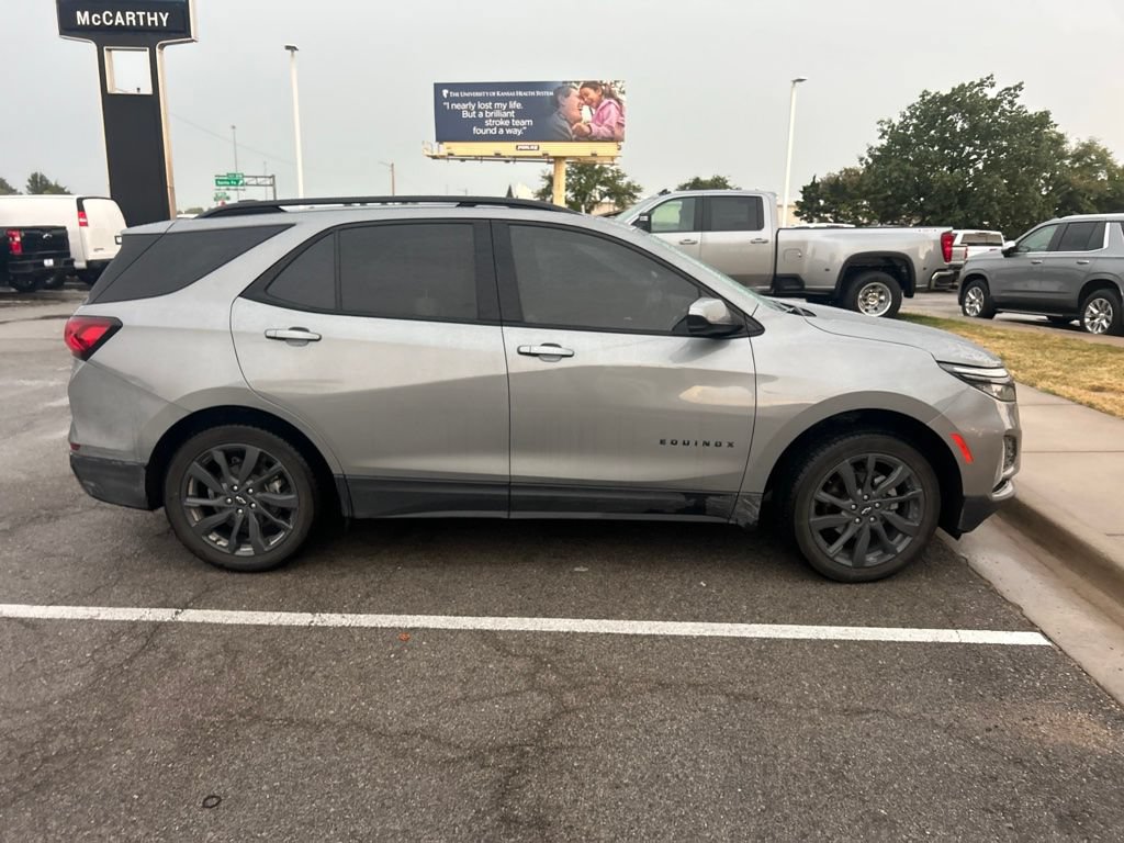 Used 2023 Chevrolet Equinox RS w/ LPO, Floor Liner Package AWD/4WD image 5