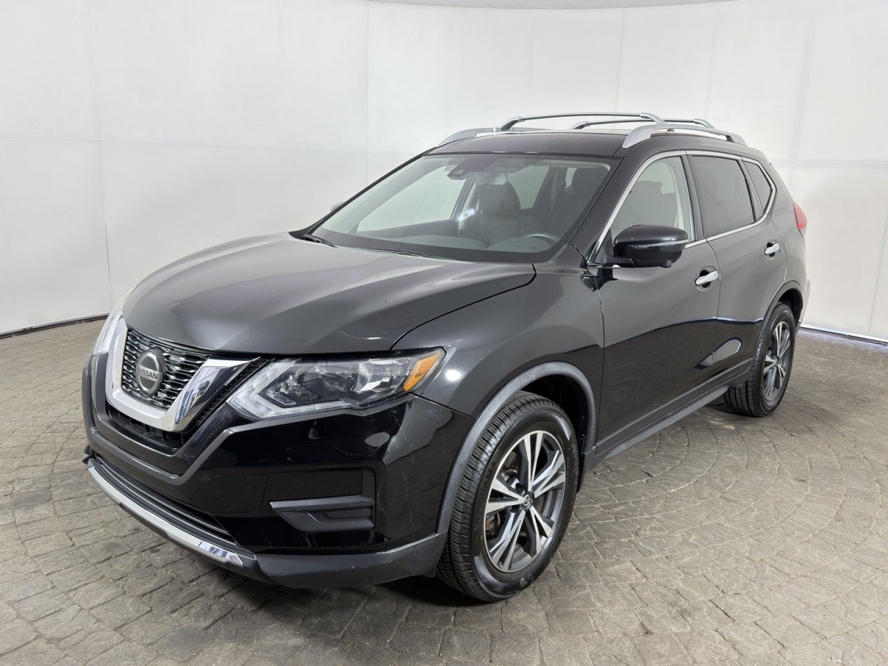 Used 2020 Nissan Rogue SV w/ Premium Package AWD/4WD image 4