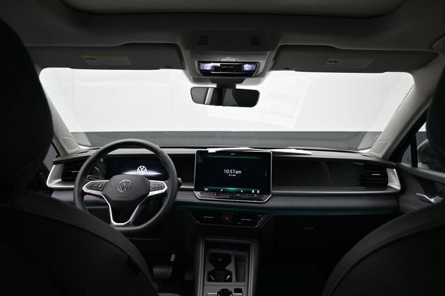New 2026 Volkswagen Tiguan SE FWD image 10