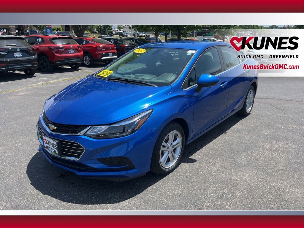 Used 2018 Chevrolet Cruze LT w/ Convenience Package FWD image 10
