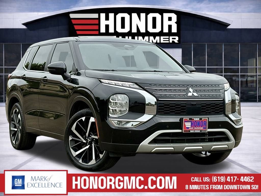 Used 2022 Mitsubishi Outlander SE image 1