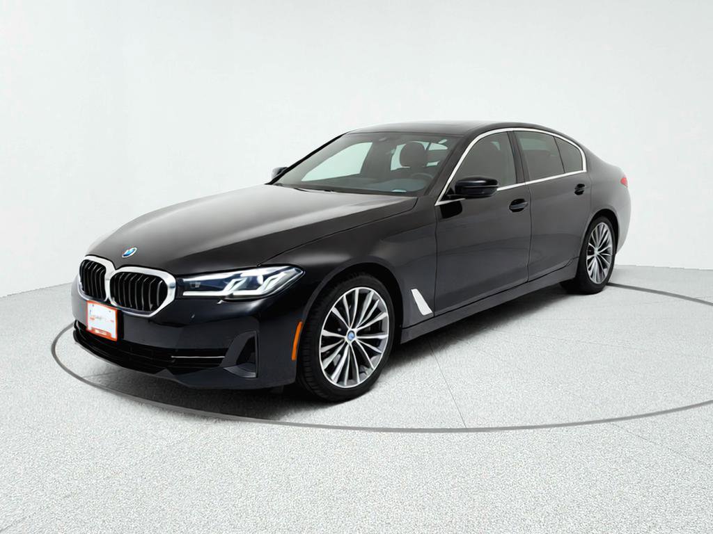 Used 2021 BMW 530i xDrive w/ Premium Package image 2