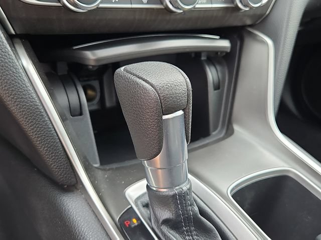Used 2018 Honda Accord EX image 16