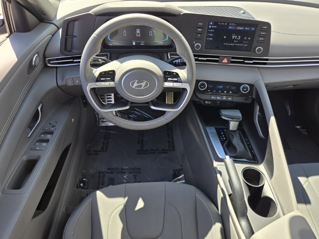 Used 2025 Hyundai Elantra Sport FWD image 12