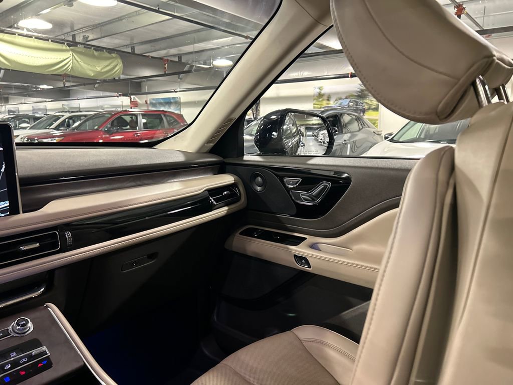 Used 2023 Lincoln Aviator Reserve w/ Jet Package AWD/4WD image 26