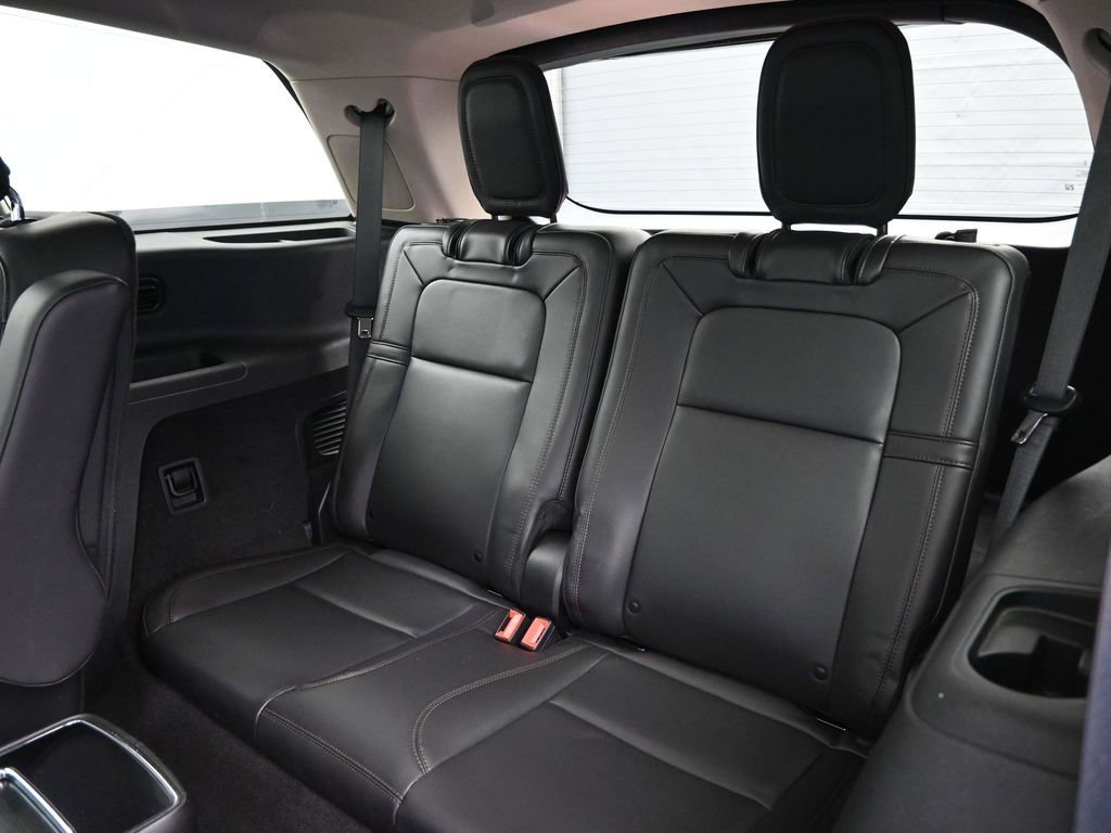 Used 2023 Lincoln Aviator Reserve w/ Equipment Group 201A image 32
