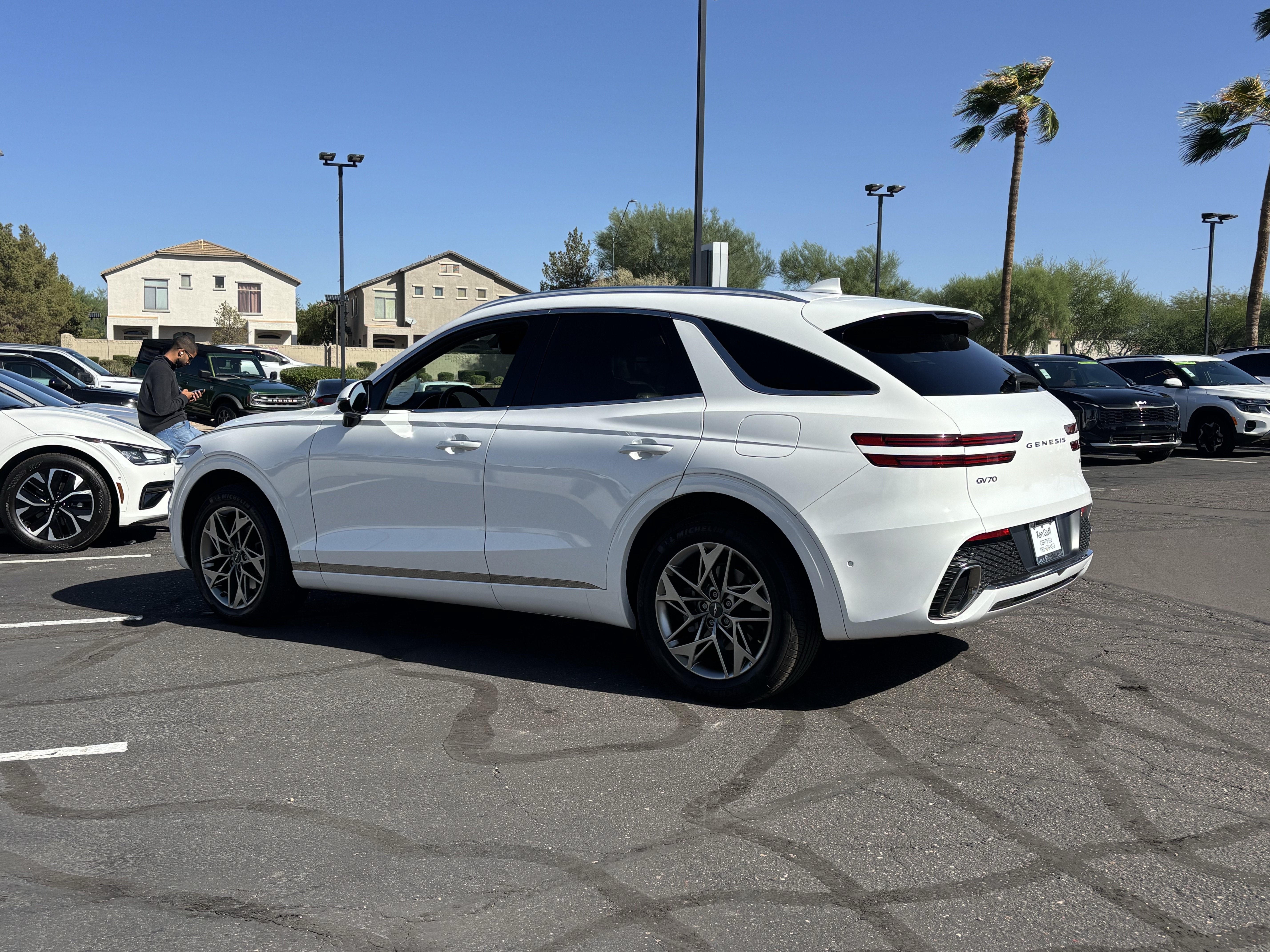 Used 2022 Genesis GV70 2.5T w/ Advanced Package AWD/4WD image 4
