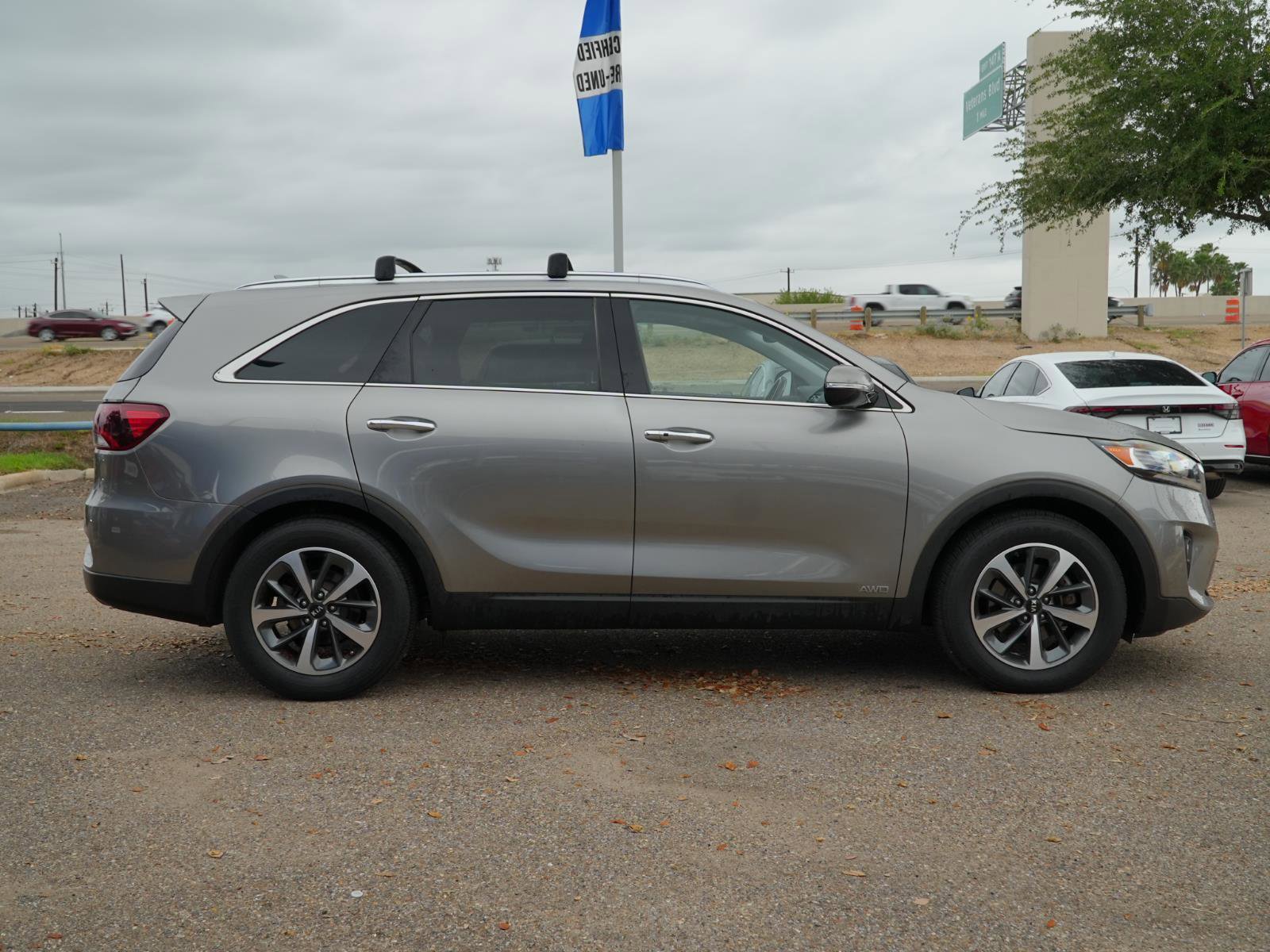 Used 2019 Kia Sorento EX w/ EX Touring Package image 4