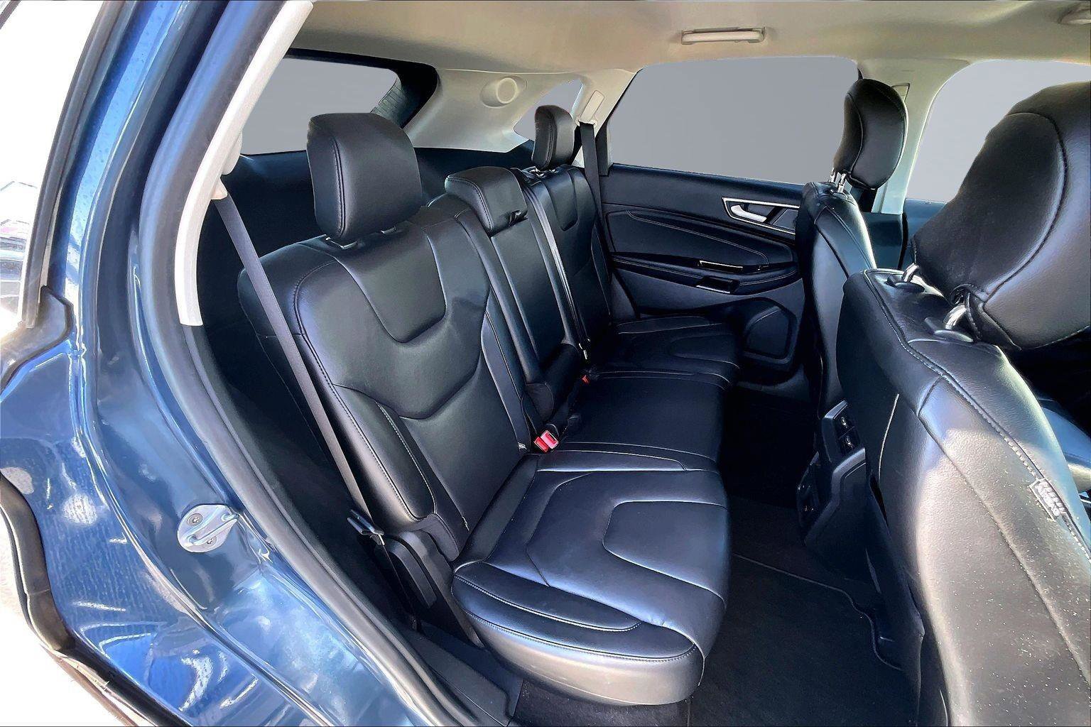 Used 2019 Ford Edge Titanium image 20