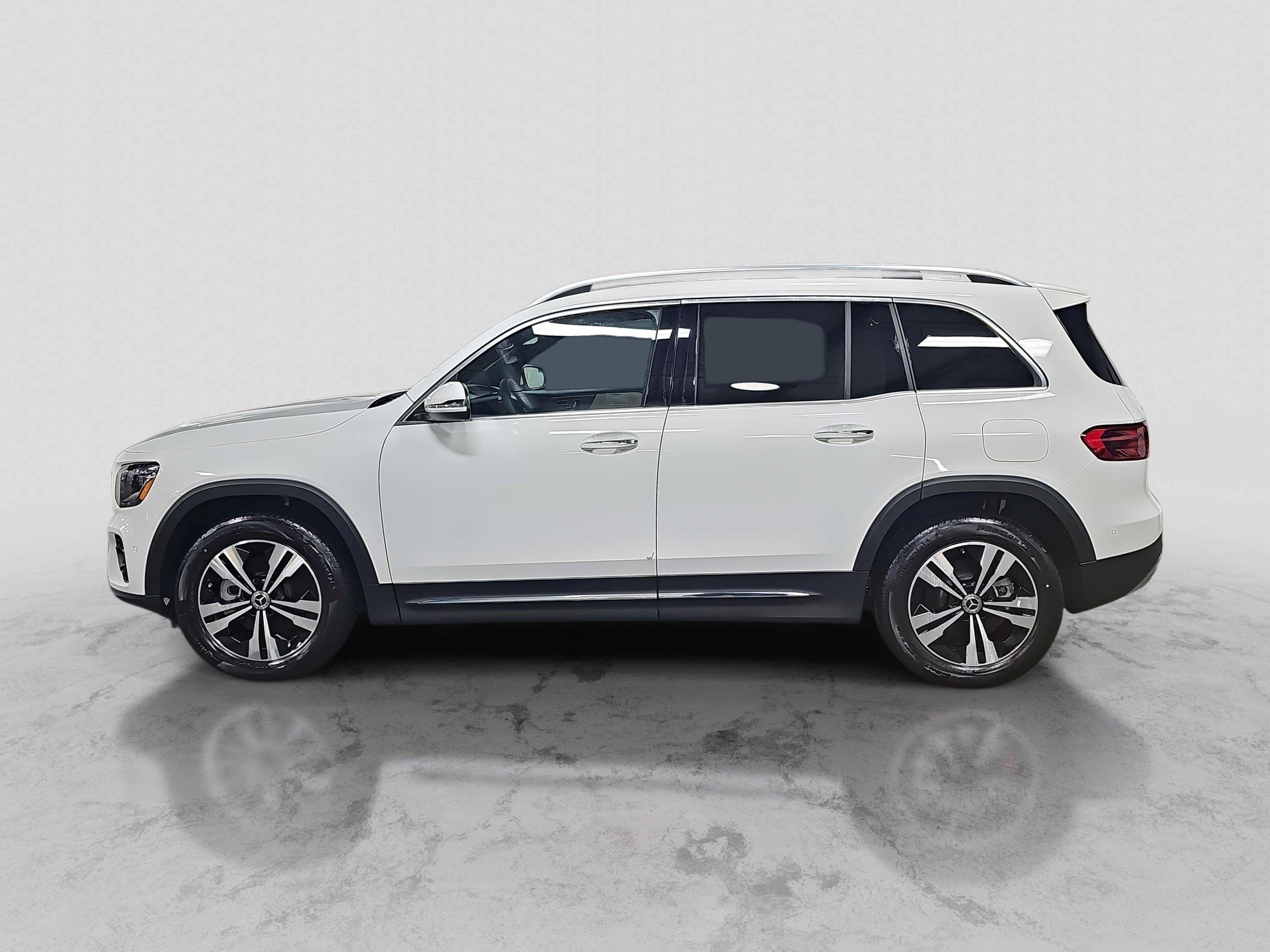 New 2025 Mercedes-Benz GLB 250 image 8