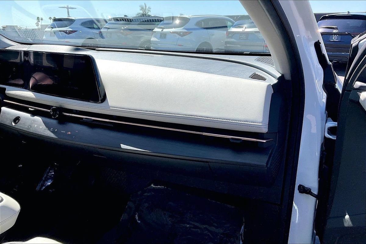 Used 2024 Nissan Ariya FWD image 21
