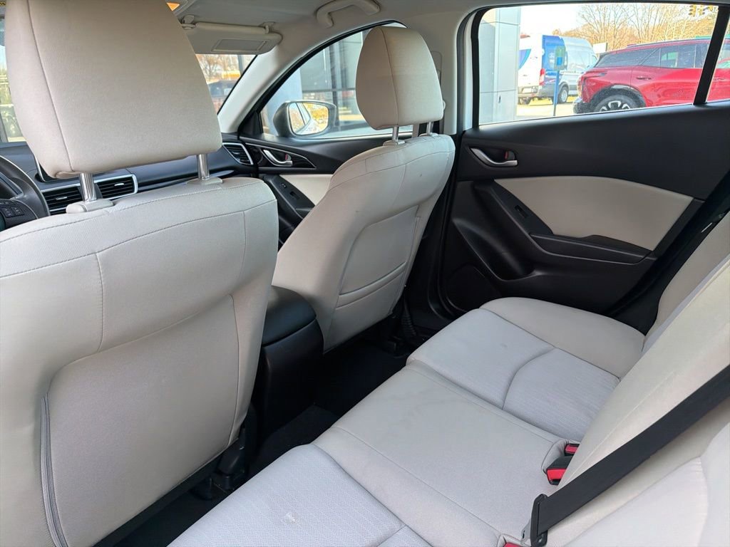 Used 2016 MAZDA MAZDA3 i Sport image 23