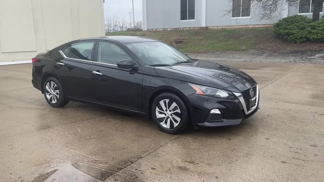 Used 2022 Nissan Altima 2.5 S image 2