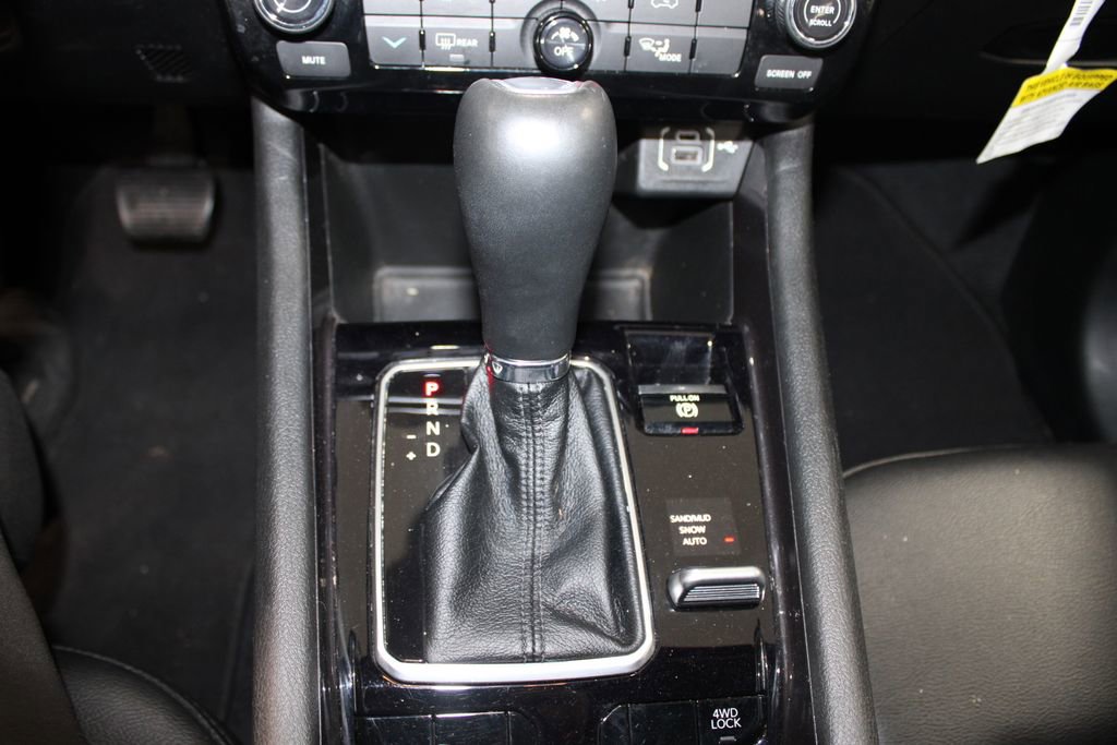 Used 2025 Jeep Compass Latitude AWD/4WD image 41