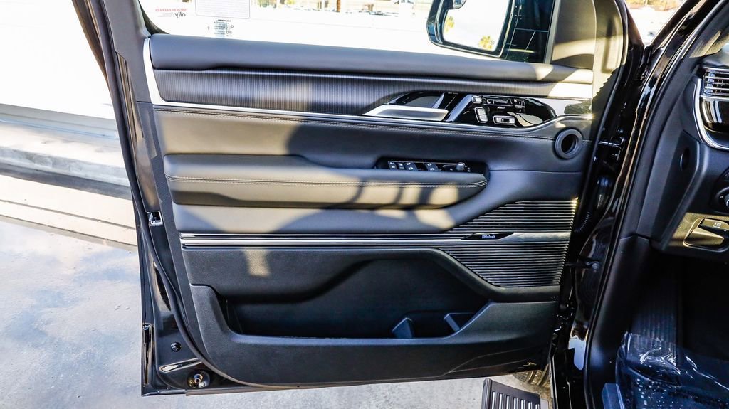 New 2026 Jeep Grand Wagoneer L Summit image 26