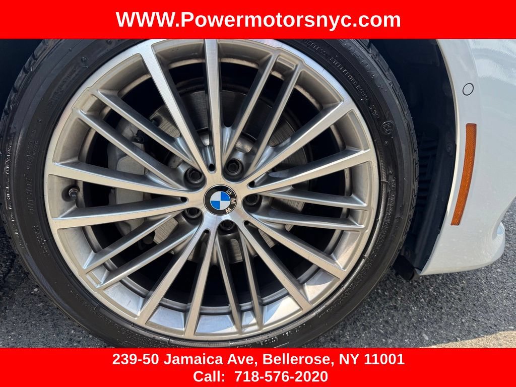 Used 2020 BMW 530e w/ Luxury Package RWD image 16