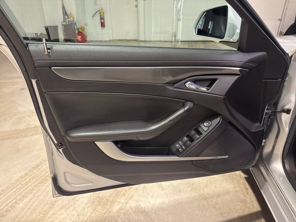 Used 2009 Cadillac CTS 3.6 RWD image 26