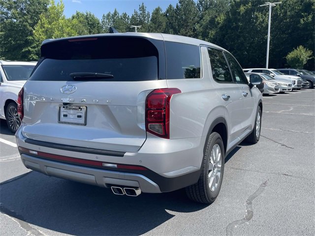 Certified 2025 Hyundai Palisade SE image 6