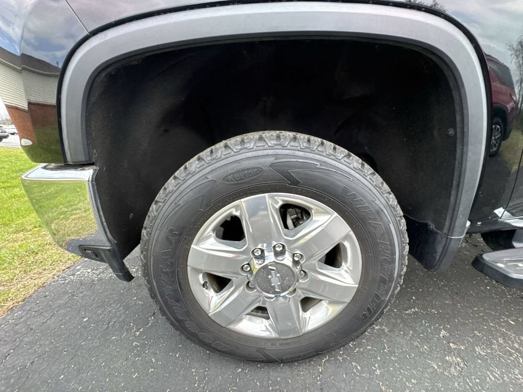 Used 2020 Chevrolet Silverado 3500 LTZ w/ LTZ Plus Package AWD/4WD image 2