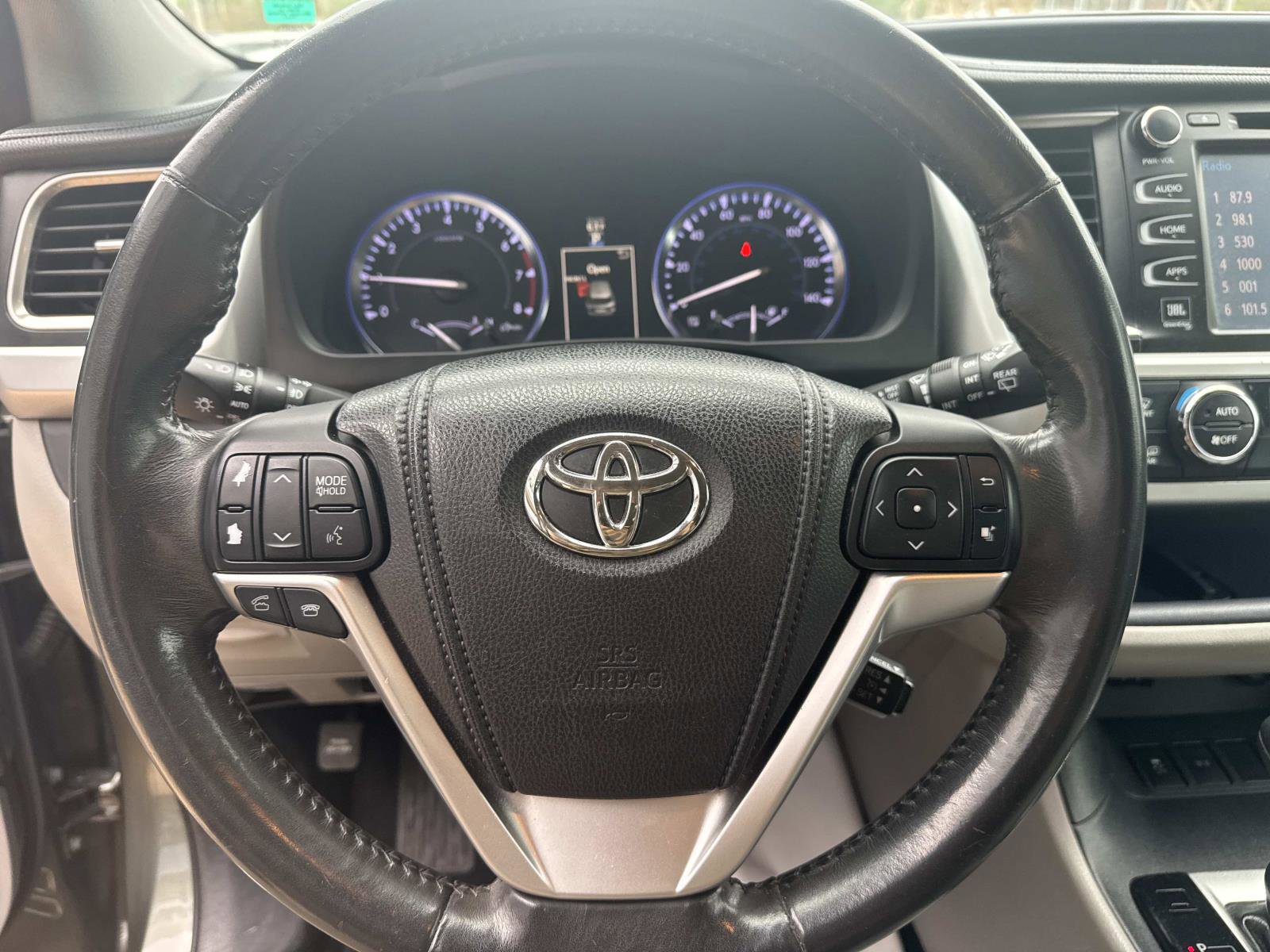 Used 2014 Toyota Highlander Limited image 31
