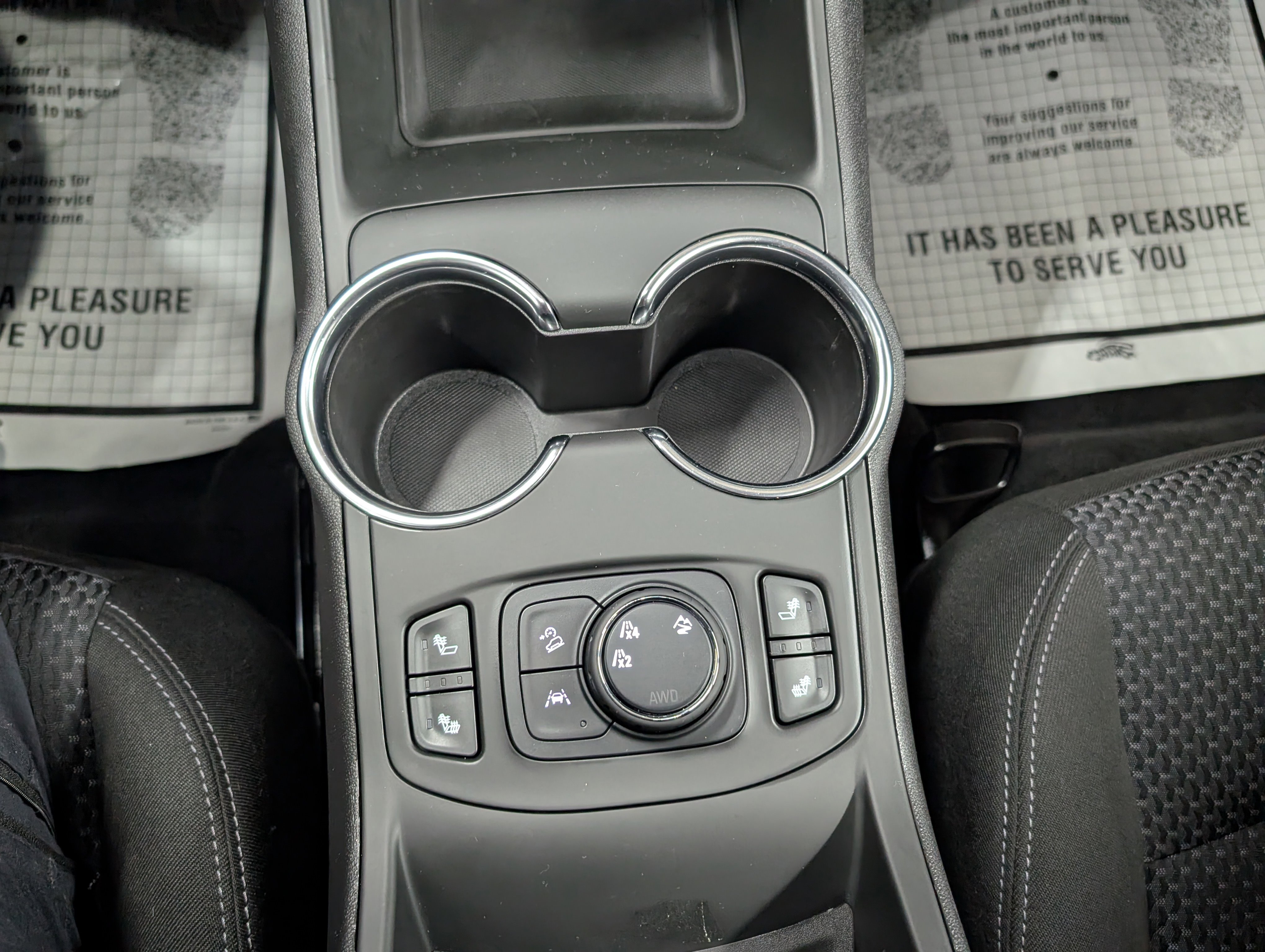 Used 2023 GMC Terrain SLE w/ Driver Convenience Package image 17