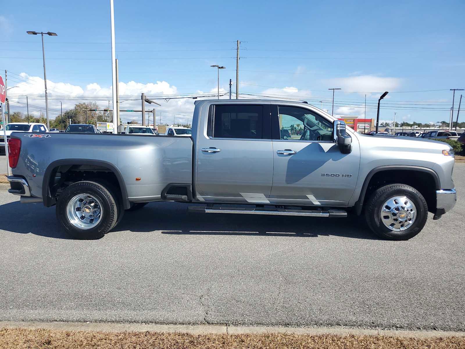 Certified 2024 Chevrolet Silverado 3500 LTZ w/ LTZ Plus Package image 7