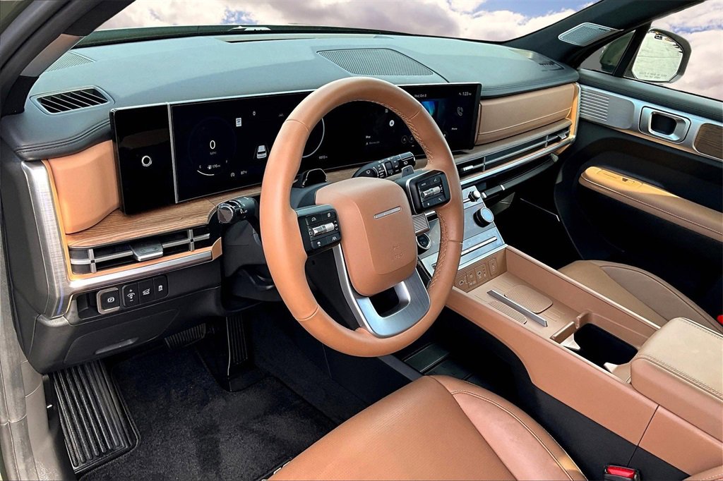 Used 2025 Hyundai Santa Fe Limited image 17