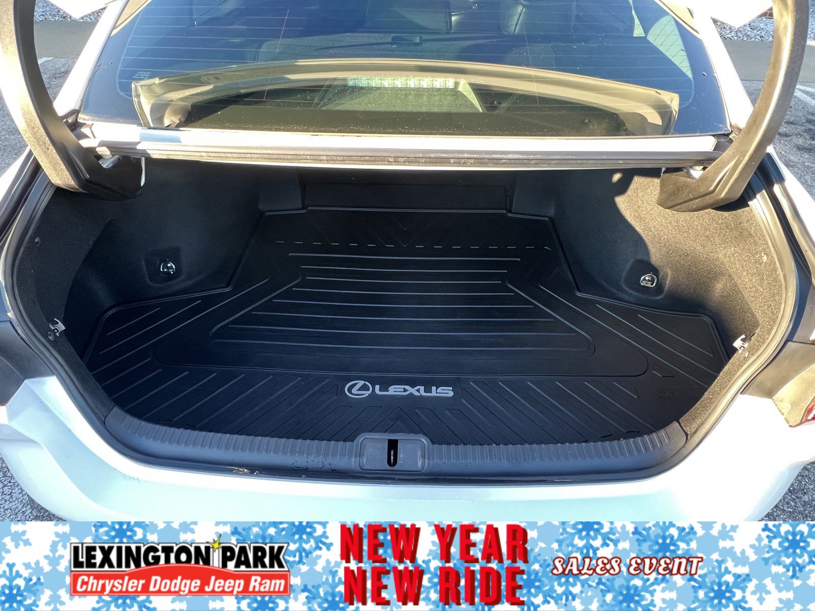 Used 2020 Lexus ES 300h ES 300h image 9