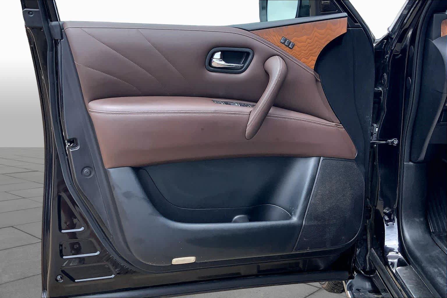 Used 2015 INFINITI QX80 4WD w/ Limited Package image 22