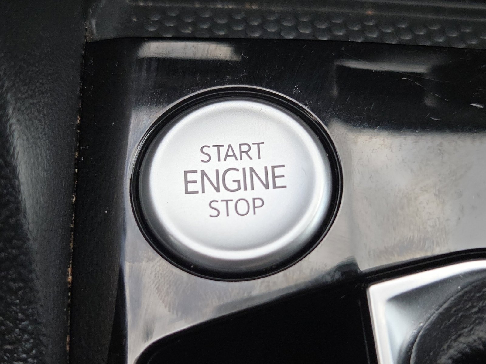 Used 2023 Volkswagen Taos SE w/ Black Wheel Package FWD image 31