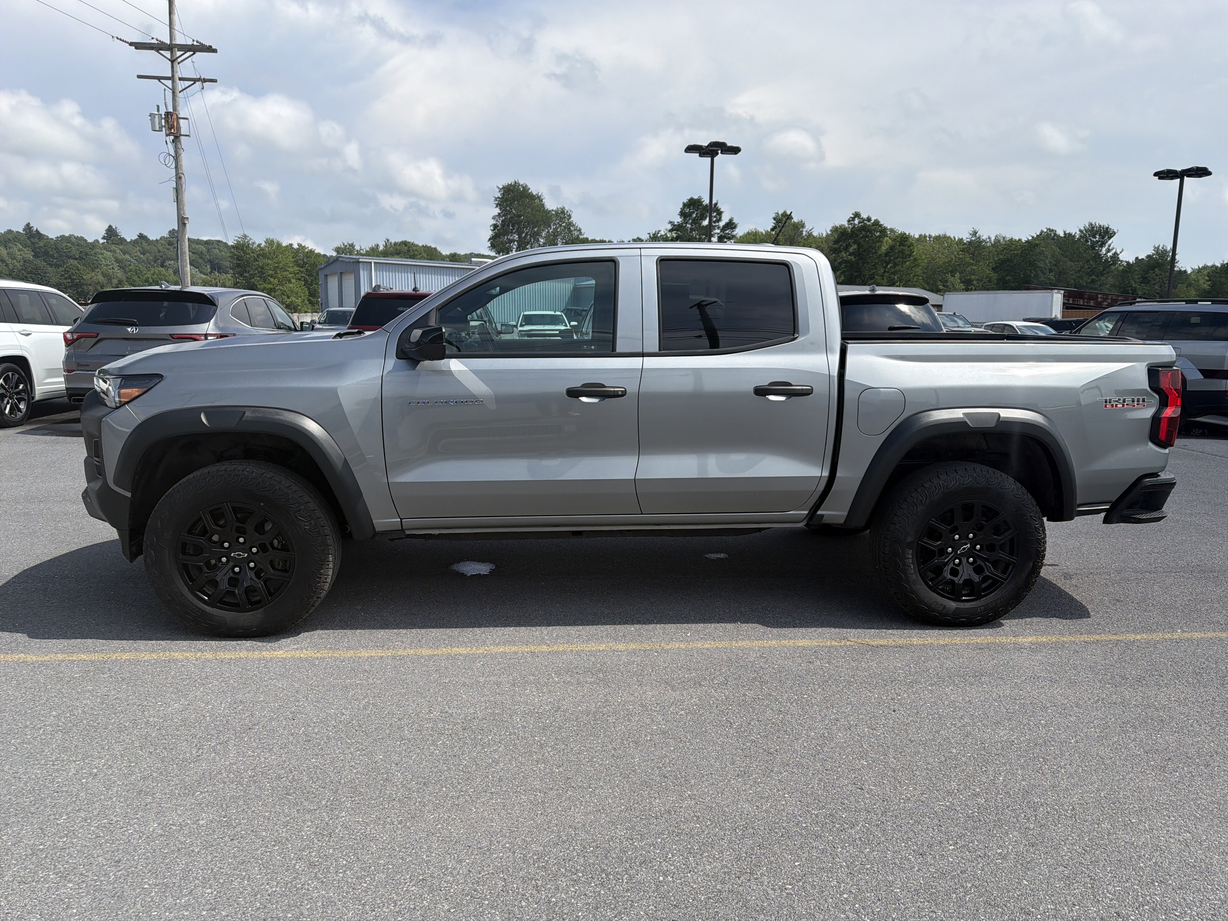 Used 2024 Chevrolet Colorado Trail Boss w/ Technology Package AWD/4WD image 12
