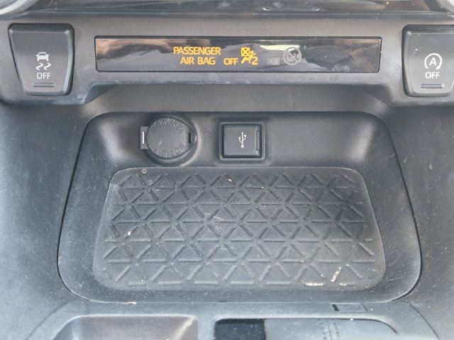 Used 2022 Toyota RAV4 XLE Premium FWD image 13