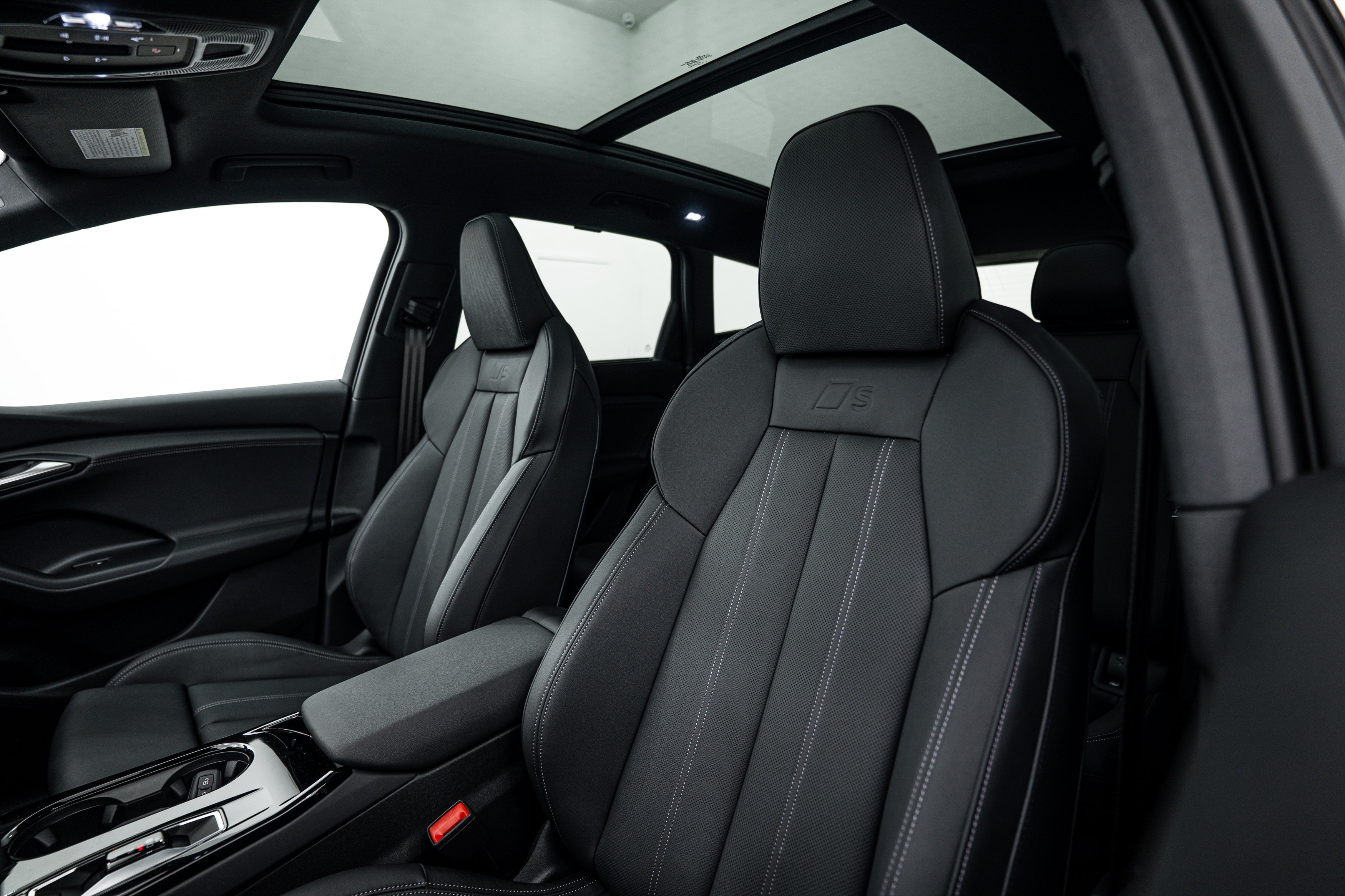 New 2027 Audi SQ6 e-tron Premium Plus AWD/4WD image 17