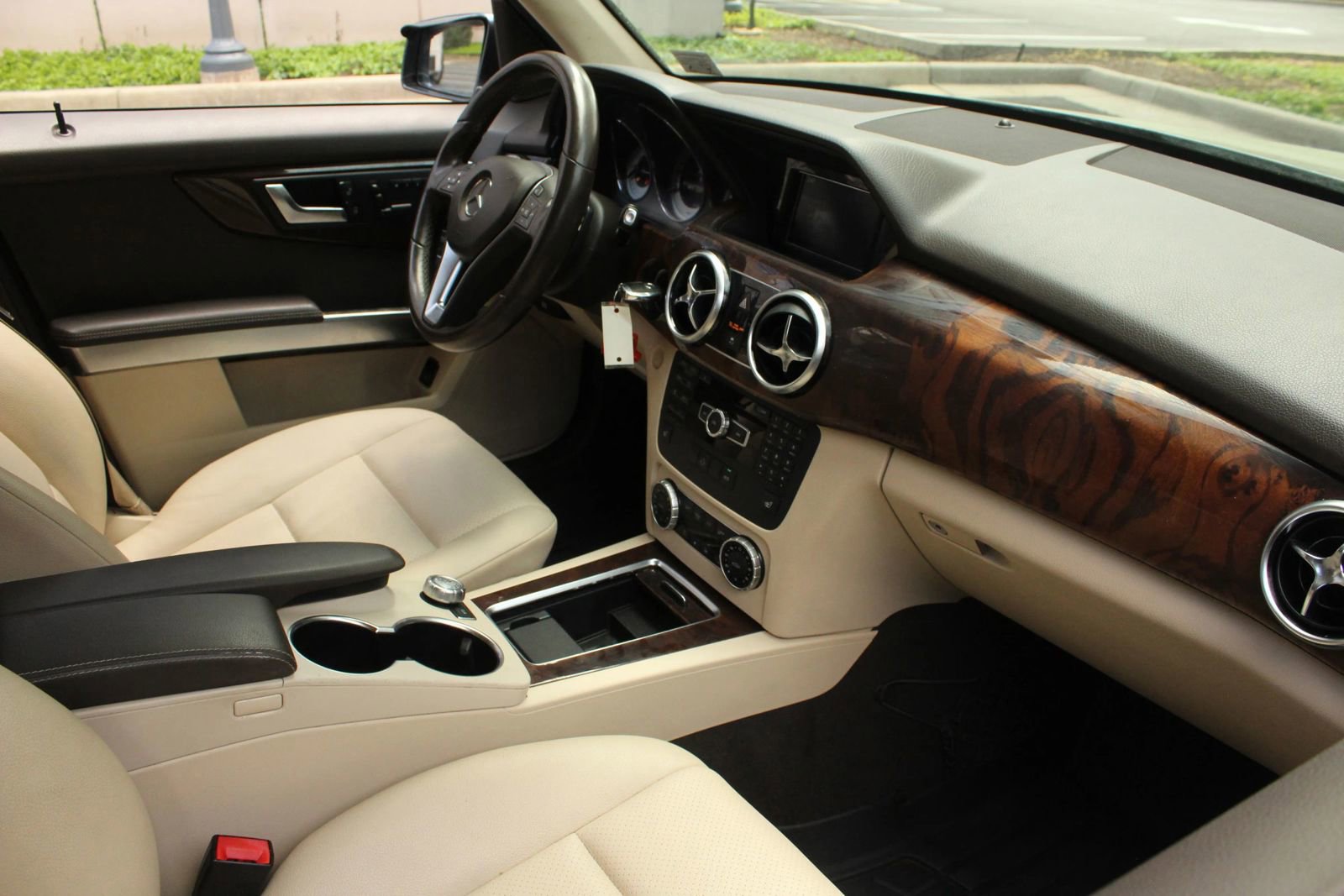Used 2013 Mercedes-Benz GLK 350 4MATIC w/ Premium 1 Pkg w/o Sunroof image 26