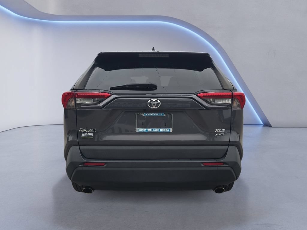Used 2021 Toyota RAV4 XLE Premium AWD/4WD image 4