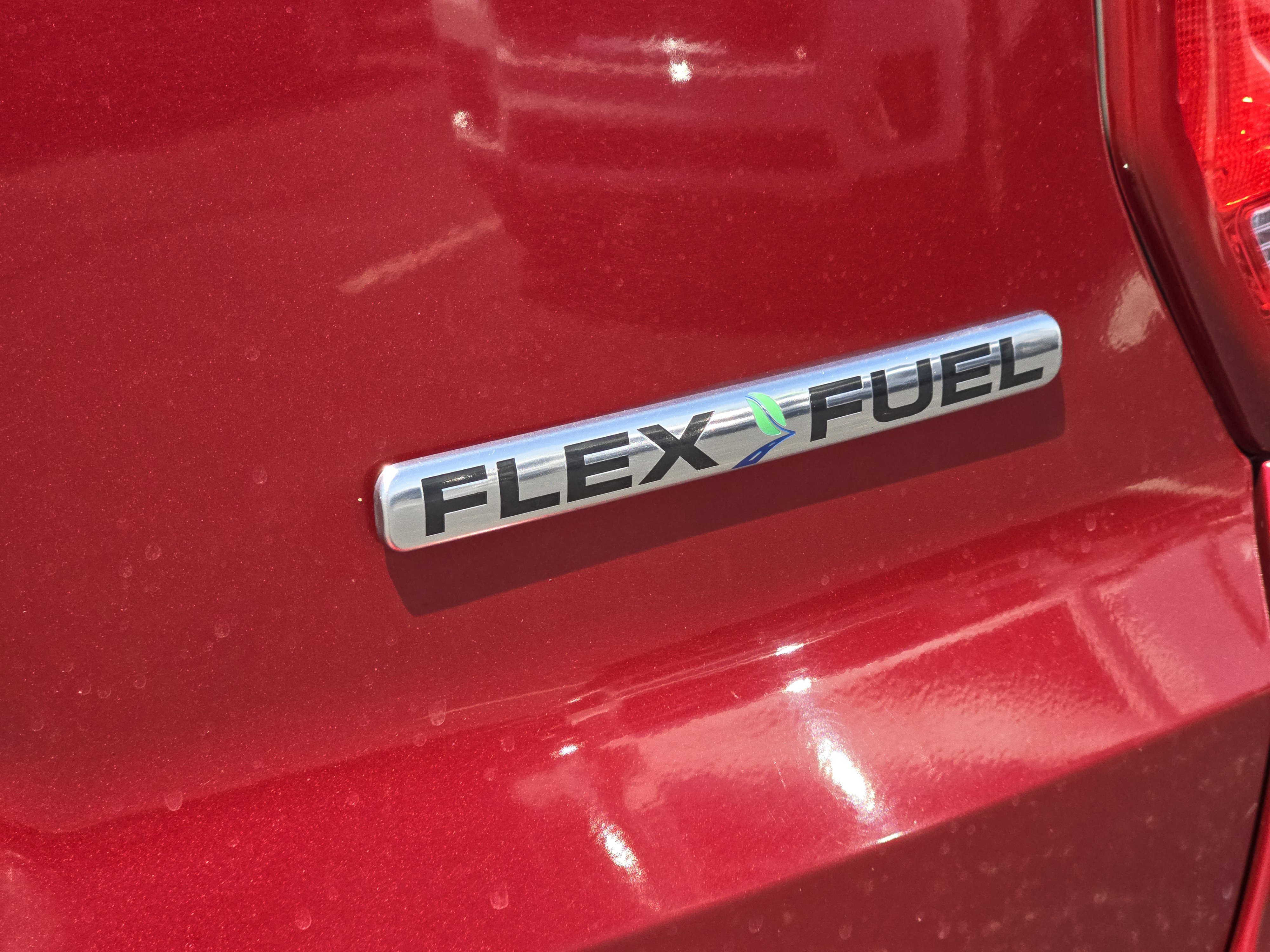 Used 2016 Ford Explorer XLT w/ Equipment Group 202A FWD image 18