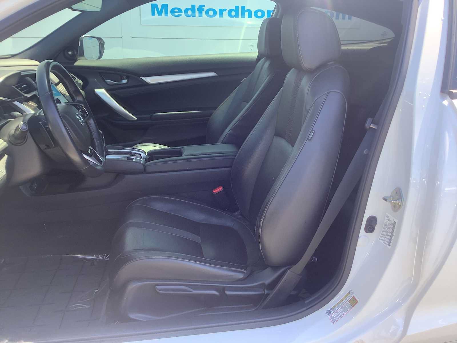 Used 2019 Honda Civic Touring image 11