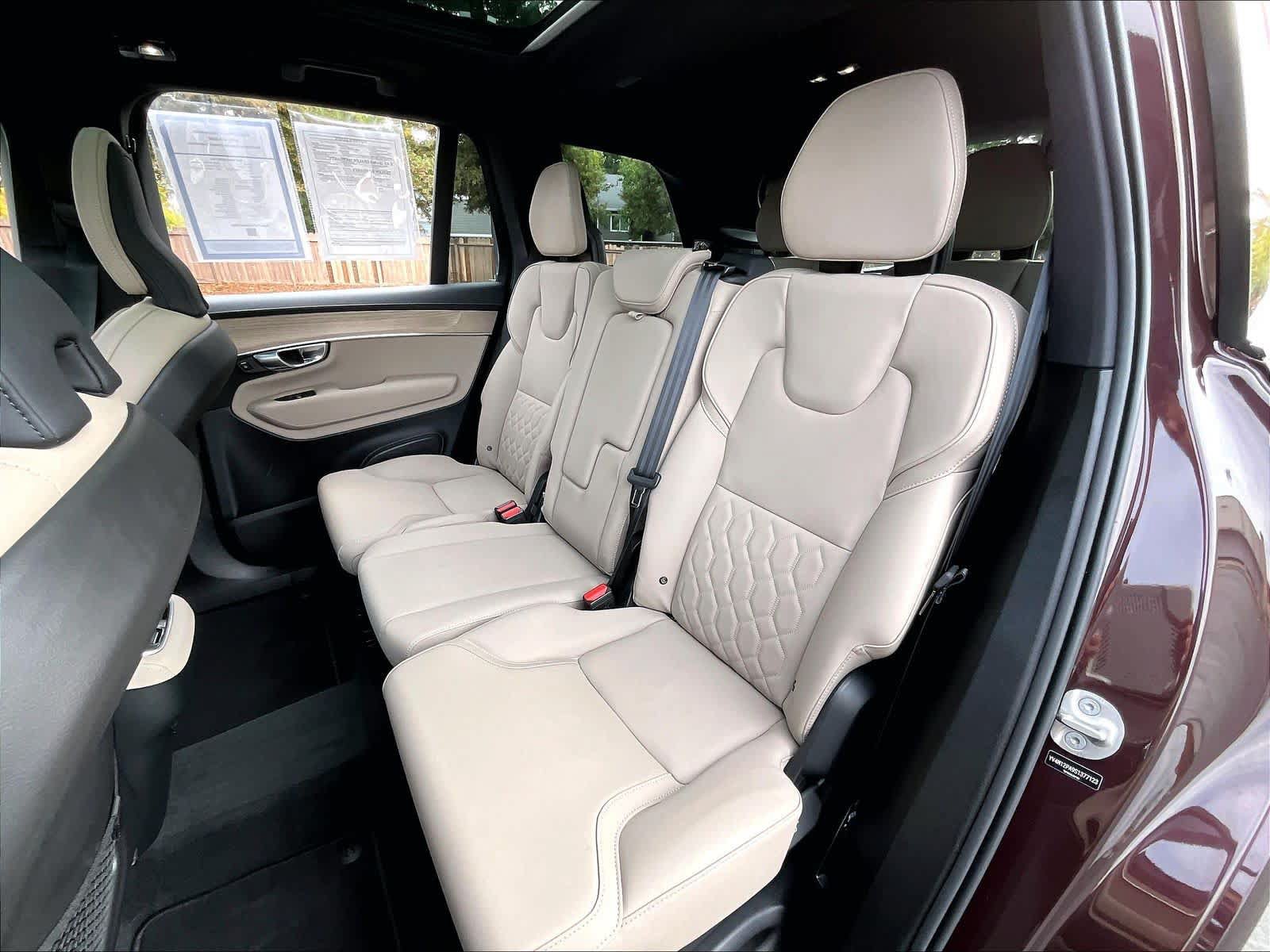 Used 2025 Volvo XC90 B5 Core w/ Protection Package Premier AWD/4WD image 28